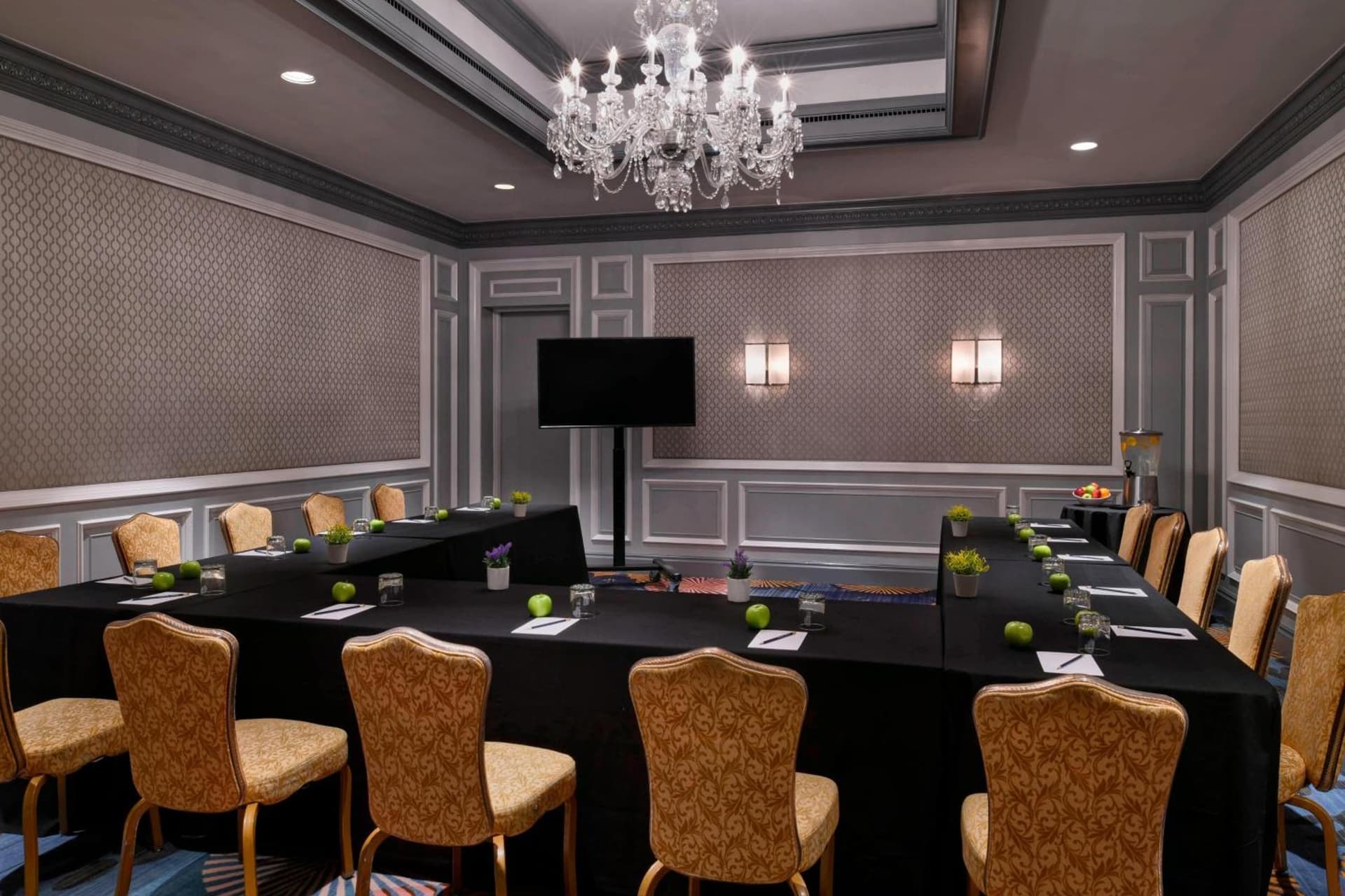 The Henry, Autograph Collection — hotel in Allen Park, Michigan
